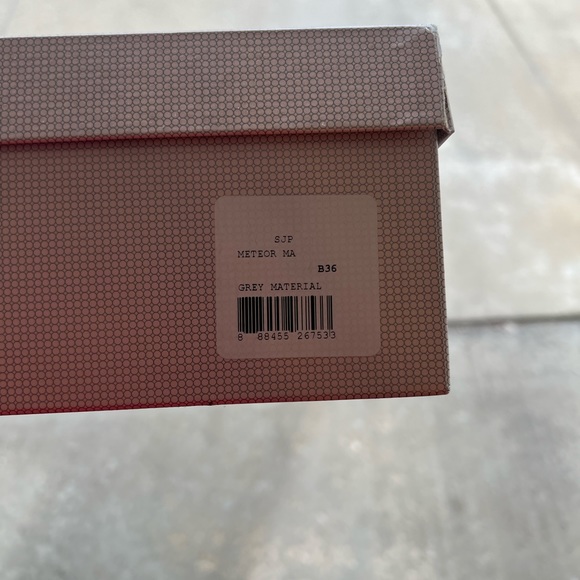 Flats - Picture 4 of 4